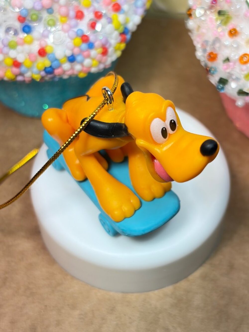 Disney Pluto Christmas Tree Ornament Figure On Skateboard Sf - Picture 3 of 10
